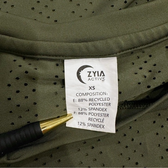 Zyia | Vertical Chill Tee Short Sleeve Spandex Olive Green Size  XS - Picture 9 of 9